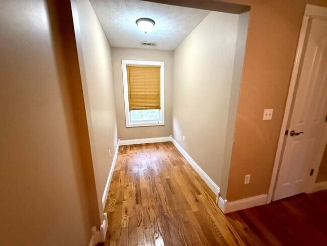 Building Photo - 51 Lee's Ford Dock Rd