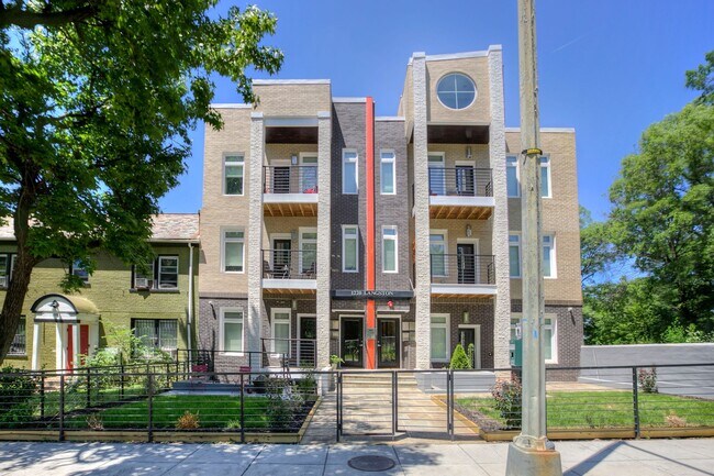 Building Photo - 1220 19th St NE