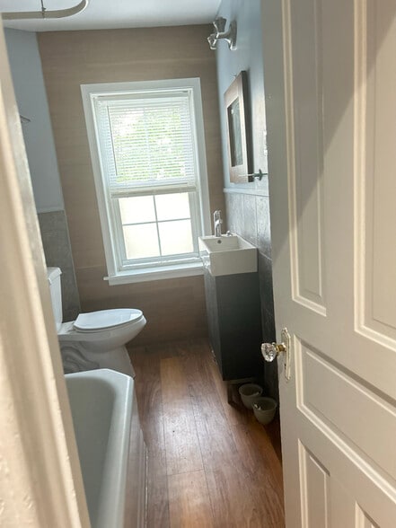 Building Photo - 38 Harvey St