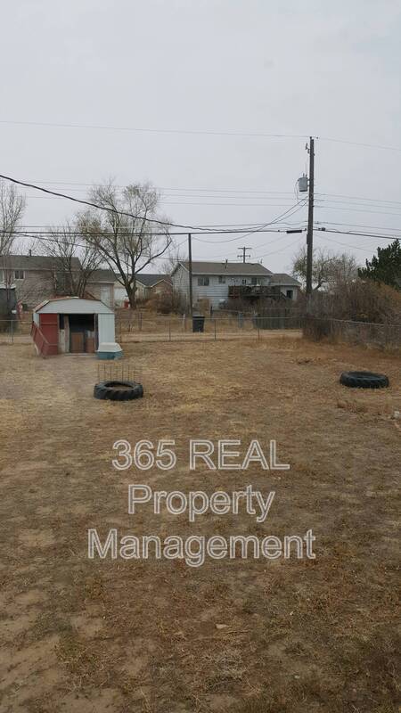 Building Photo - 803 4th St