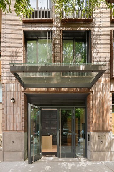 Building Photo - 601 Baltic St