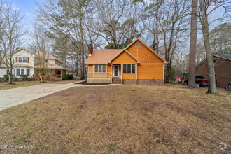 Building Photo - 406 S Brookside Ct