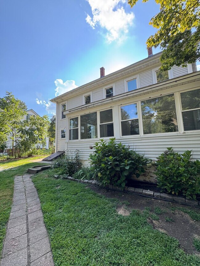 Building Photo - 136-138 Washington St-138