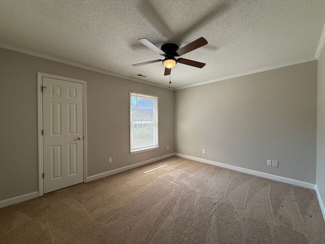 Building Photo - Spacious Two Bedroom, 2nd Floor Condo with...