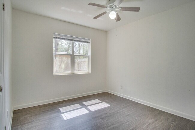 Building Photo - Updated 3-Bedroom, 2-Bath Ranch with Fenced Backyard, Carport, and Modern Kitchen