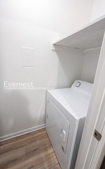 Building Photo - 483 Ellenwood Dr