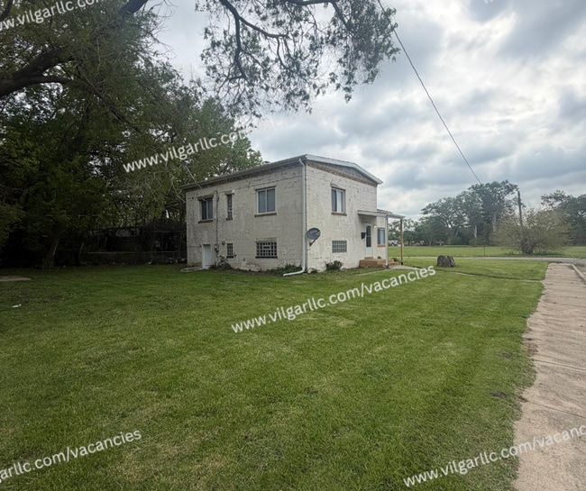 Building Photo - Newly Renovated 4 Bedroom • 2- Bathroom 3 story Home