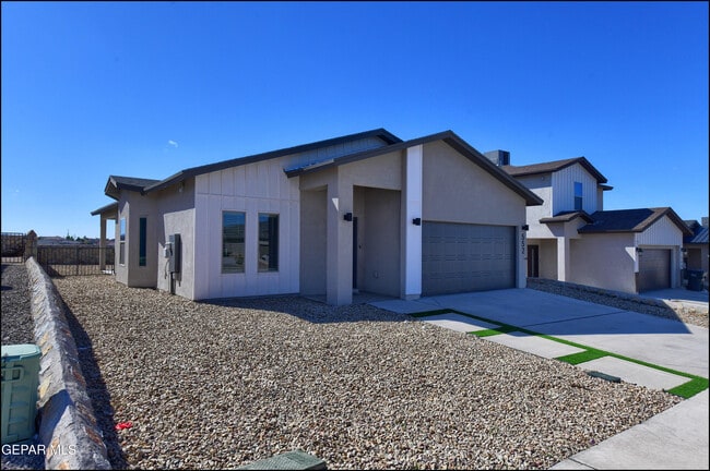 Primary Photo - 552 Logwood Ave