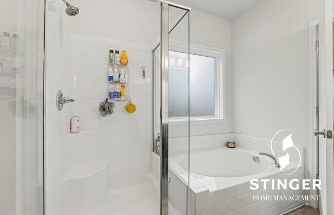 Building Photo - 198 Great Bend Dr