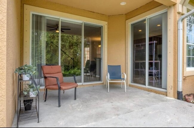 Building Photo - 8228 Villa Grande Ct