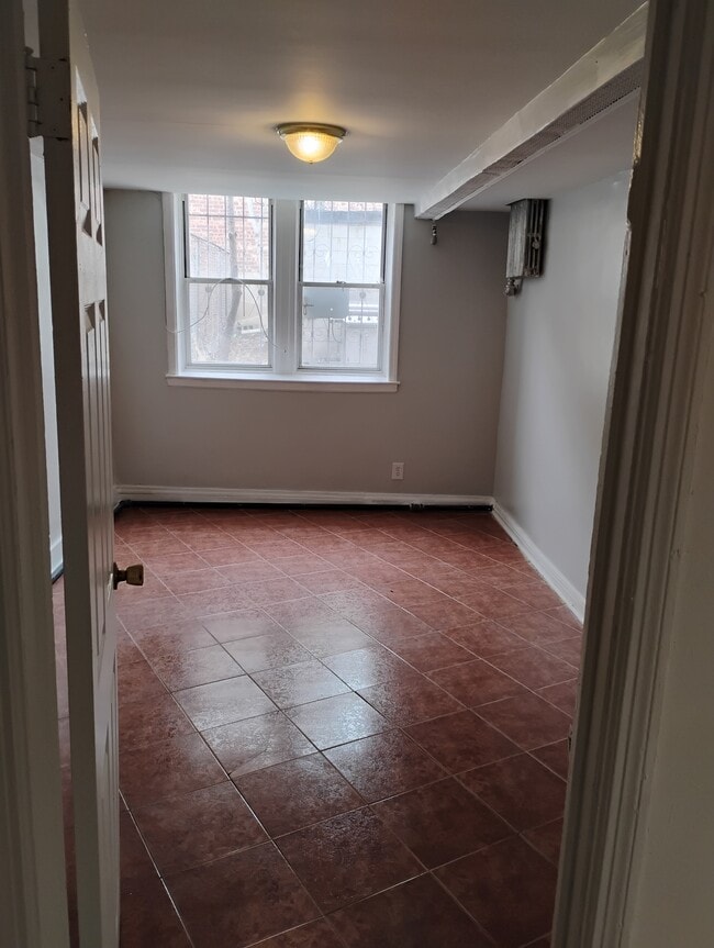 Building Photo - 999 Willmohr St