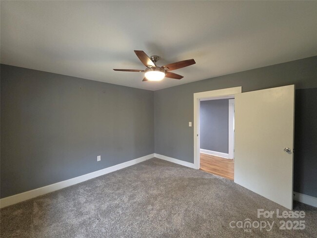 Building Photo - 222 W McCubbins St