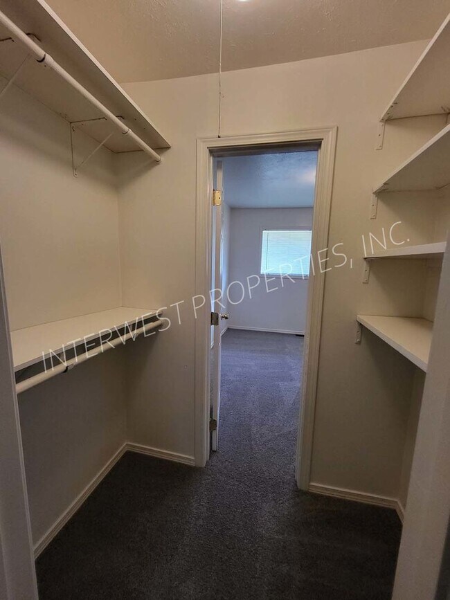 Building Photo - Charming 3 bd Home in Portland with W/D Ho...