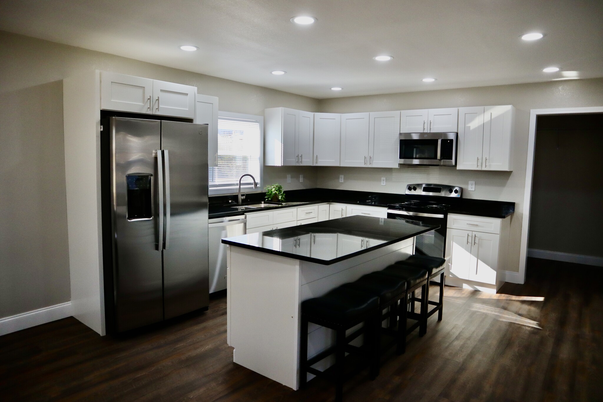Kitchen - 814 Carson St