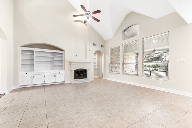 Building Photo - 28514 Hayden Park Dr