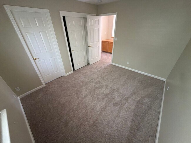 Building Photo - 5169 Genovesio Dr