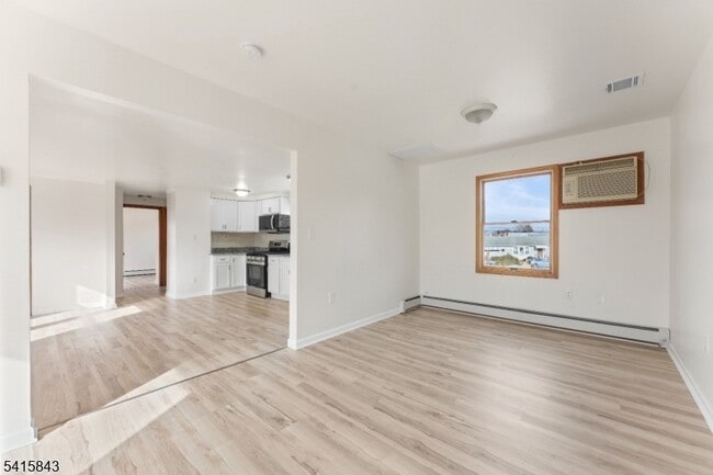 Building Photo - 190 Martin Ave