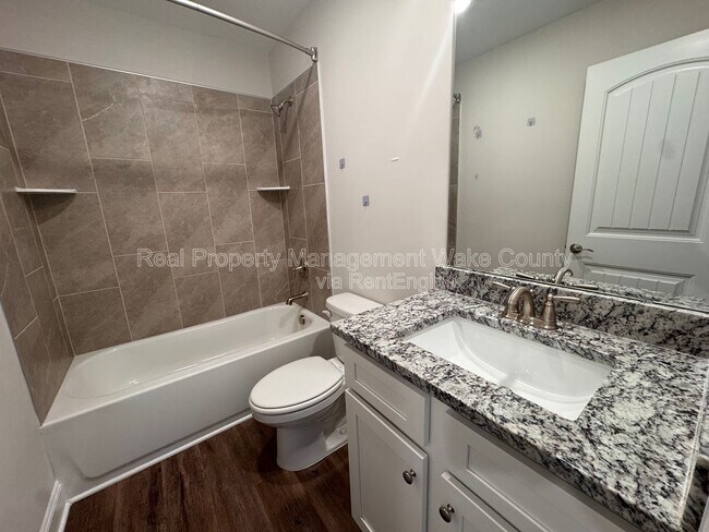 Building Photo - 5334 River Reach Dr