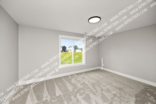 Building Photo - 326 29th St SW