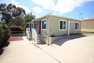 Building Photo - Newly remodeled 1 bedroom duplex - Great c...