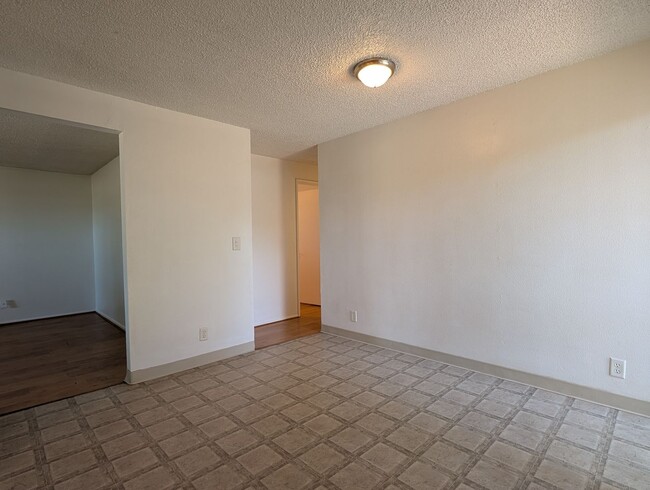 Building Photo - 3-bedroom, 1-Bath Duplex On a Corner Lot In The Bethel Area