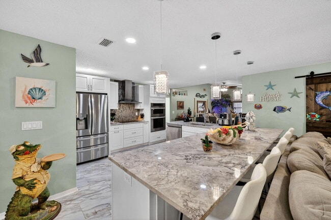 Building Photo - 6180 30th Ct S