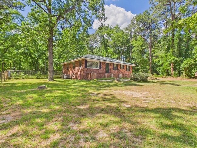 Building Photo - 800 Old Whiskey Rd S