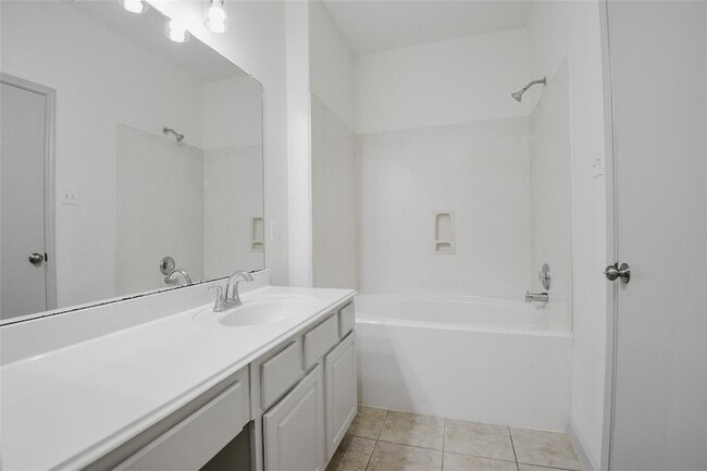 Building Photo - 6627 Stonecross Creek Ln
