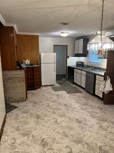 Kitchen - 6244 Raleigh Dr