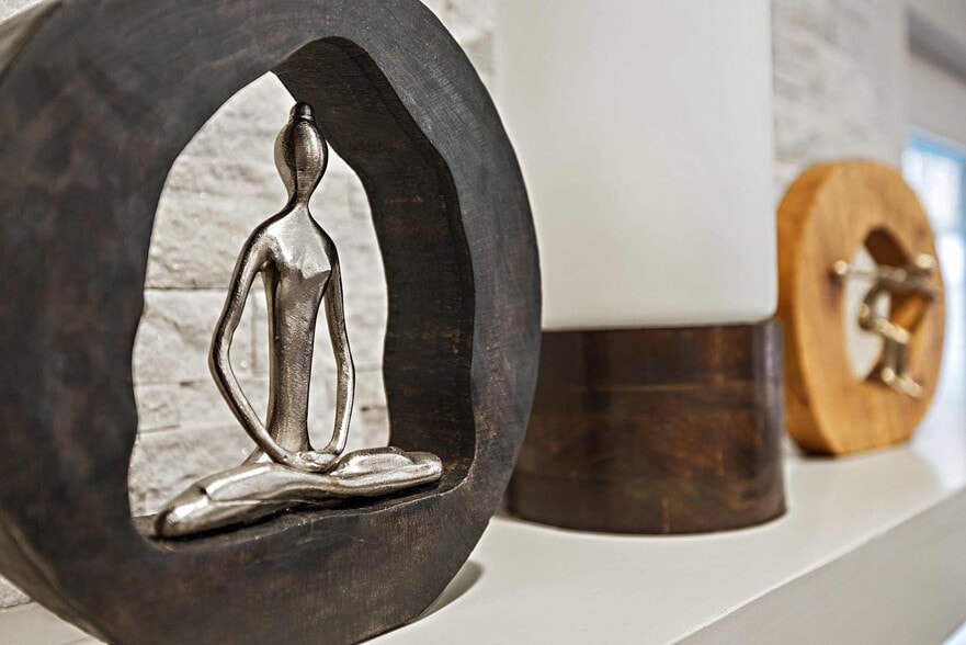 Building Photo - 3225 N Kings Cross