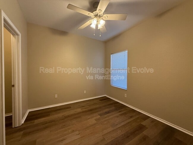 Building Photo - 2006 N 106th Ave