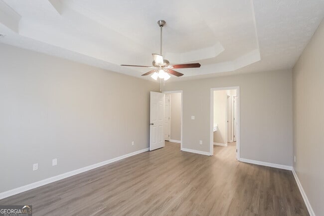 Building Photo - 492 Clearwater Way