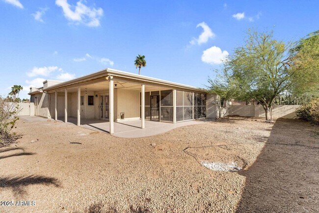 Building Photo - 25810 S Boxwood Dr