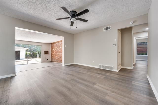 Building Photo - 10828 Channel Dr
