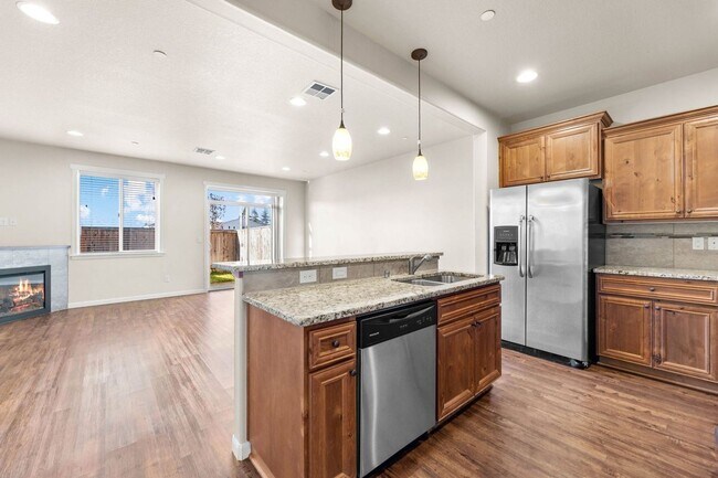 Building Photo - Luxury Townhome for Rent!!!