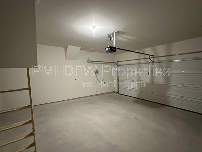 Building Photo - 808 Boyer Ct