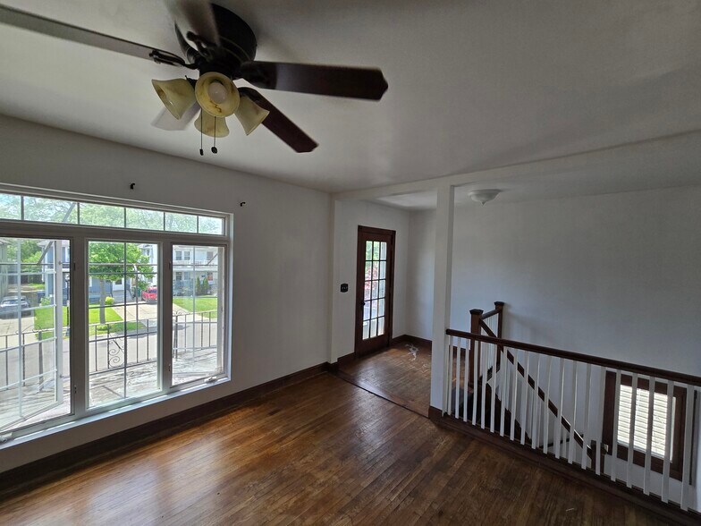 Building Photo - 311 Crestwood Ave