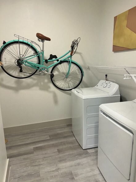 Building Photo - 650 Sgt Ed Holcomb Blvd N