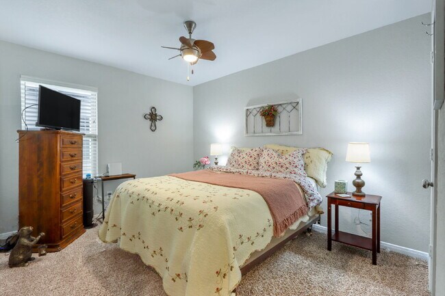 Building Photo - **Stunning 4BR/3BA Home with Dual Primary Ensuites & Modern Upgrades!**