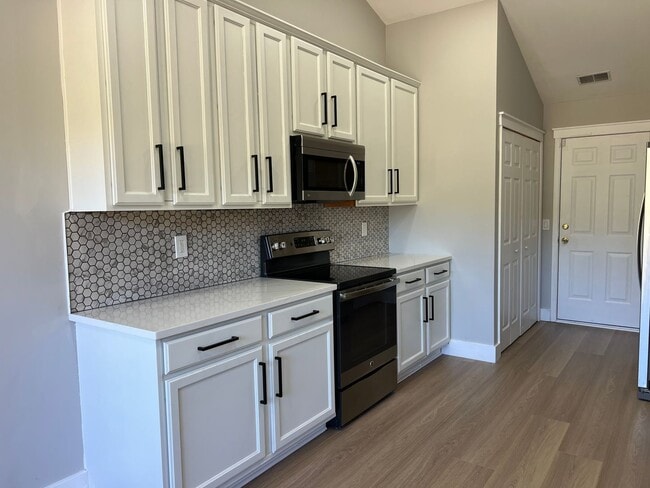 Building Photo - Remodeled Home with Excellent Location and Privacy - The Traditions (Move-In Special: Reduced Fir...