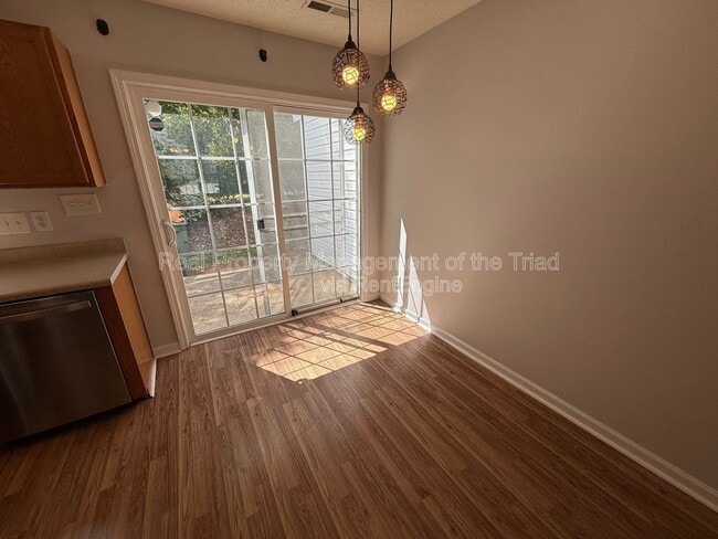 Building Photo - 255 Malamute Ln