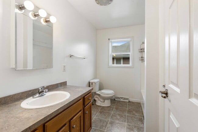 Building Photo - Elkton 2 story - Showing Sunday 9/7 3pm-3:...