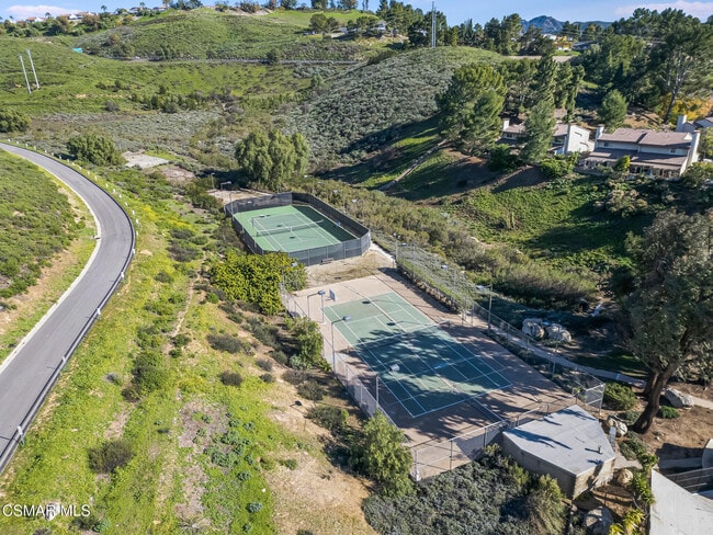 Building Photo - 2995 Dogwood Cir