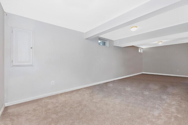 Building Photo - Beautiful 4-Bedroom Colonial in Walkersville