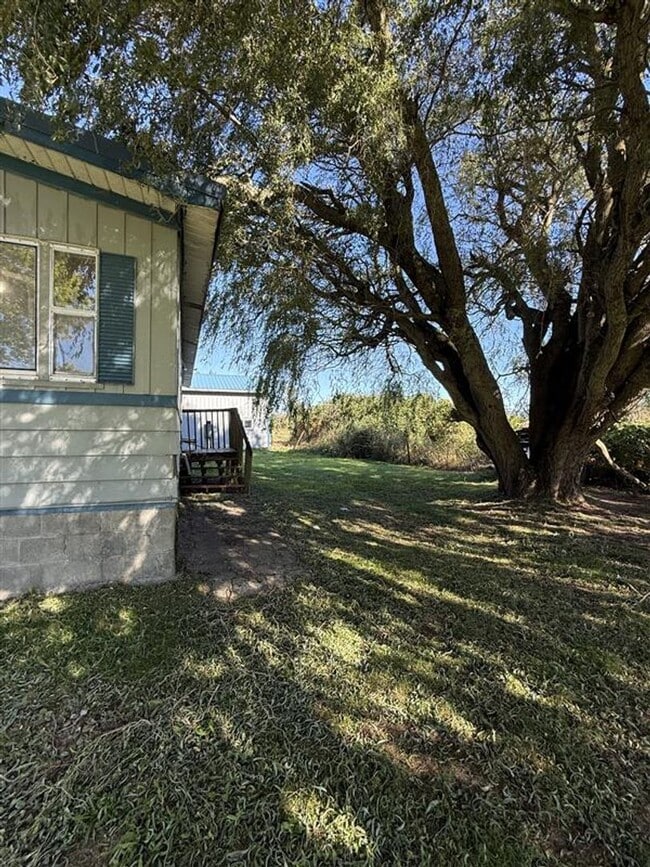 Building Photo - Country Living 2 Bedroom 2 Bathroom