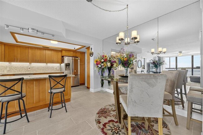 Building Photo - 7100 Sunshine Skyway Ln S