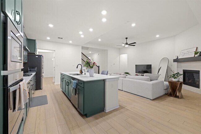 Building Photo - 2604 Acoma Ln
