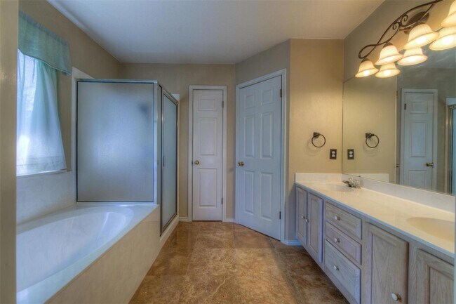 Building Photo - 14721 Noya Dr