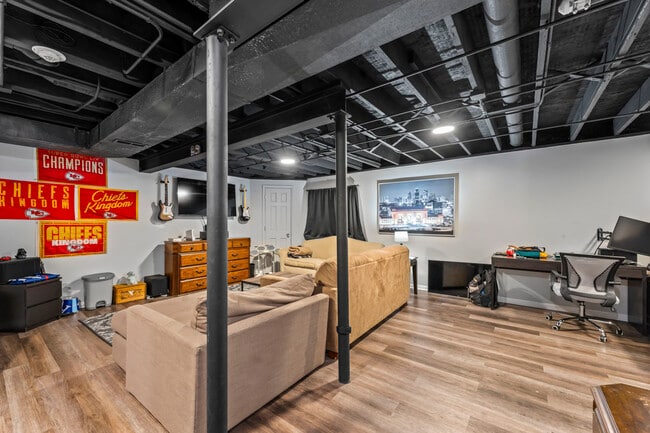 Building Photo - 3153 Saganashkee Ln