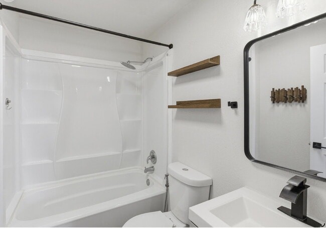 Building Photo - 413 W Wright Blvd